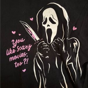 Hot Topic Black Graphic 'You Like Scary Movies, Too?!' Short Sleeve Tee
